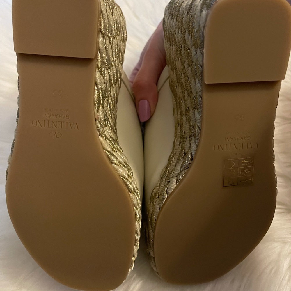 Valentino Rockstud Torchon Leather Wedge Mules - Picture 7 of 8